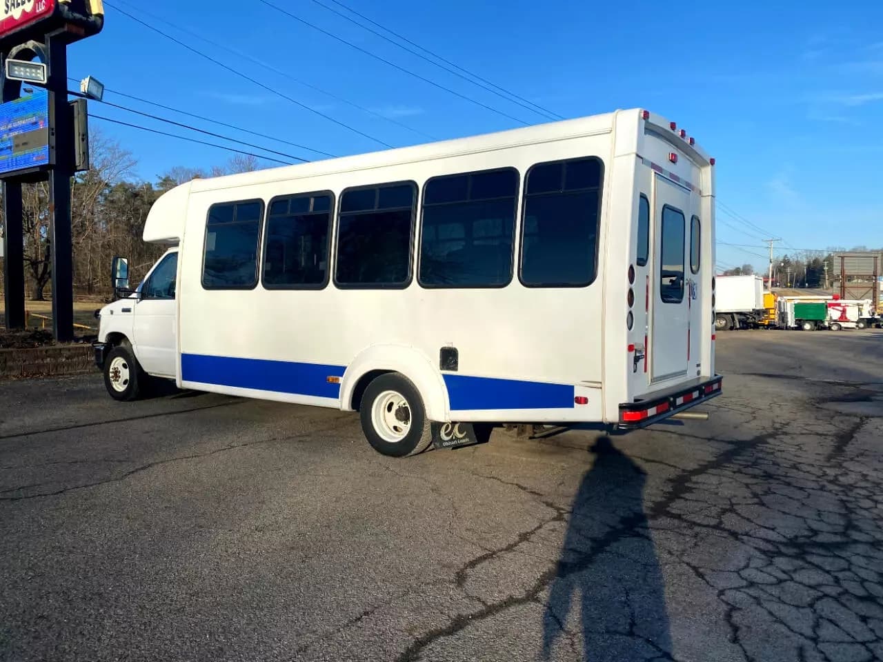 2017 Ford Econoline ADA Shuttle Bus - Image 6