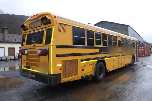 2005 Blue Bird All American School Bus - Image 4
