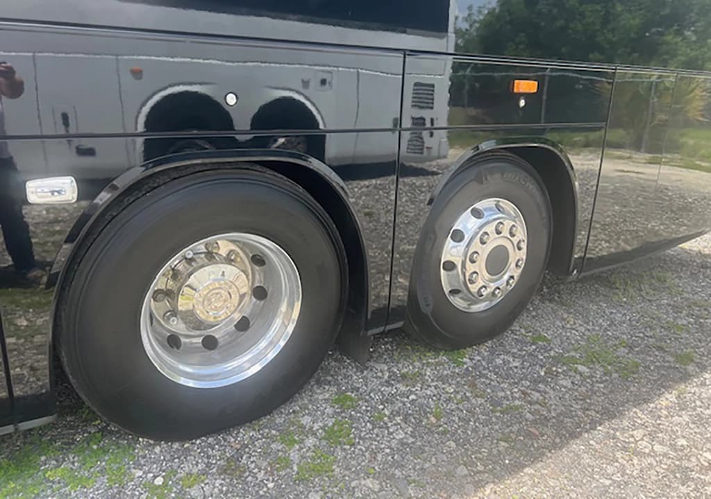 2017 Setra S407CC Motor Coach - Image 12