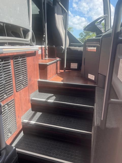 2017 Setra S407CC Motor Coach - Image 7