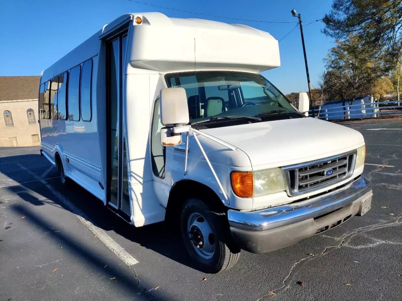 2008 Ford E450 Turtle Top Odyssey Shuttle Bus - Image 1