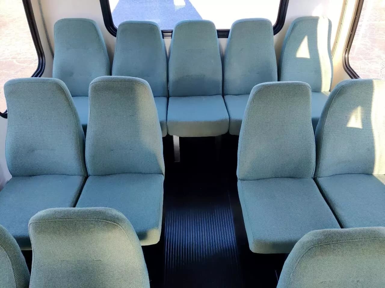 2008 Ford E450 Turtle Top Odyssey Shuttle Bus - Image 22