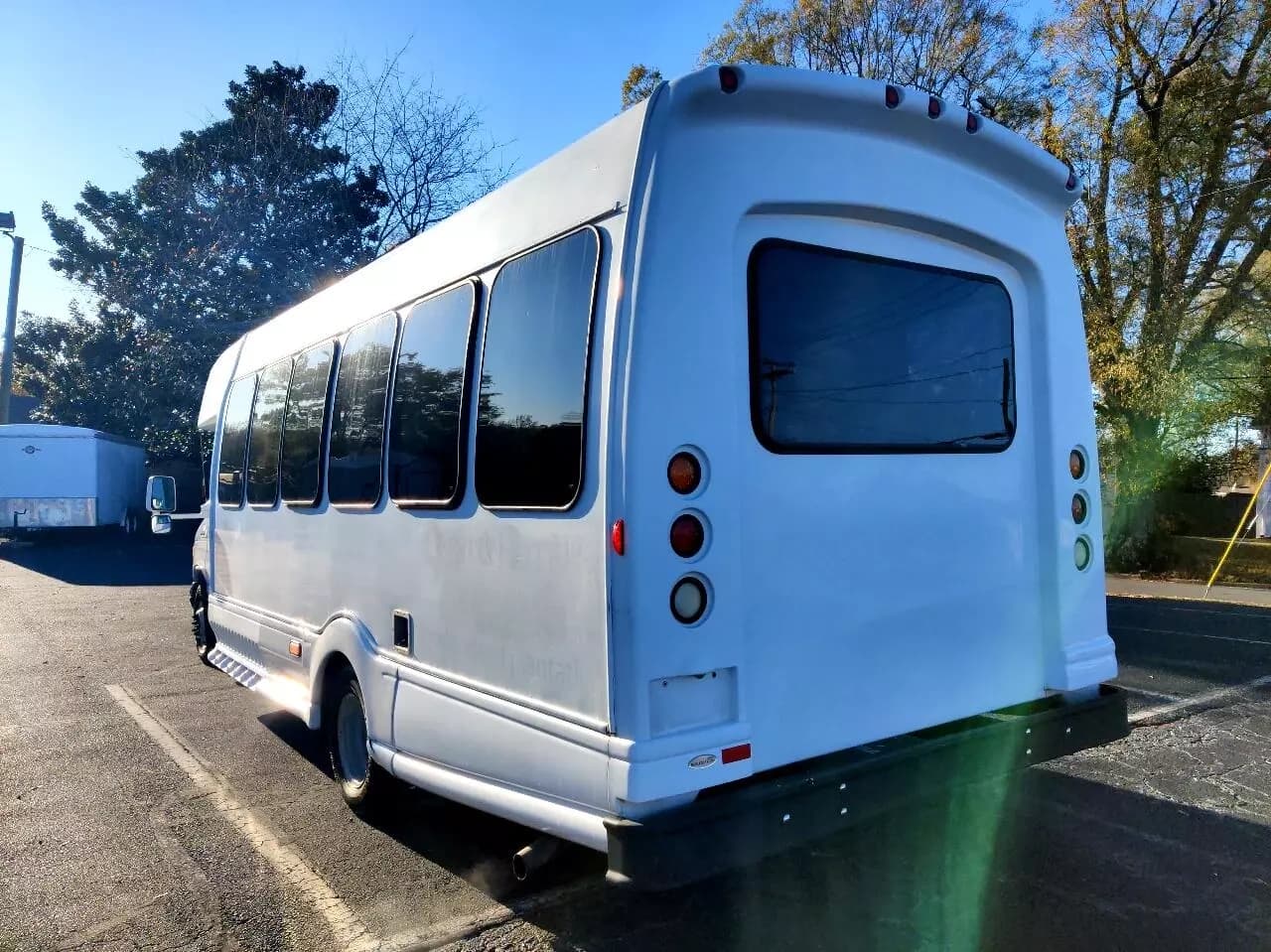 2008 Ford E450 Turtle Top Odyssey Shuttle Bus - Image 4