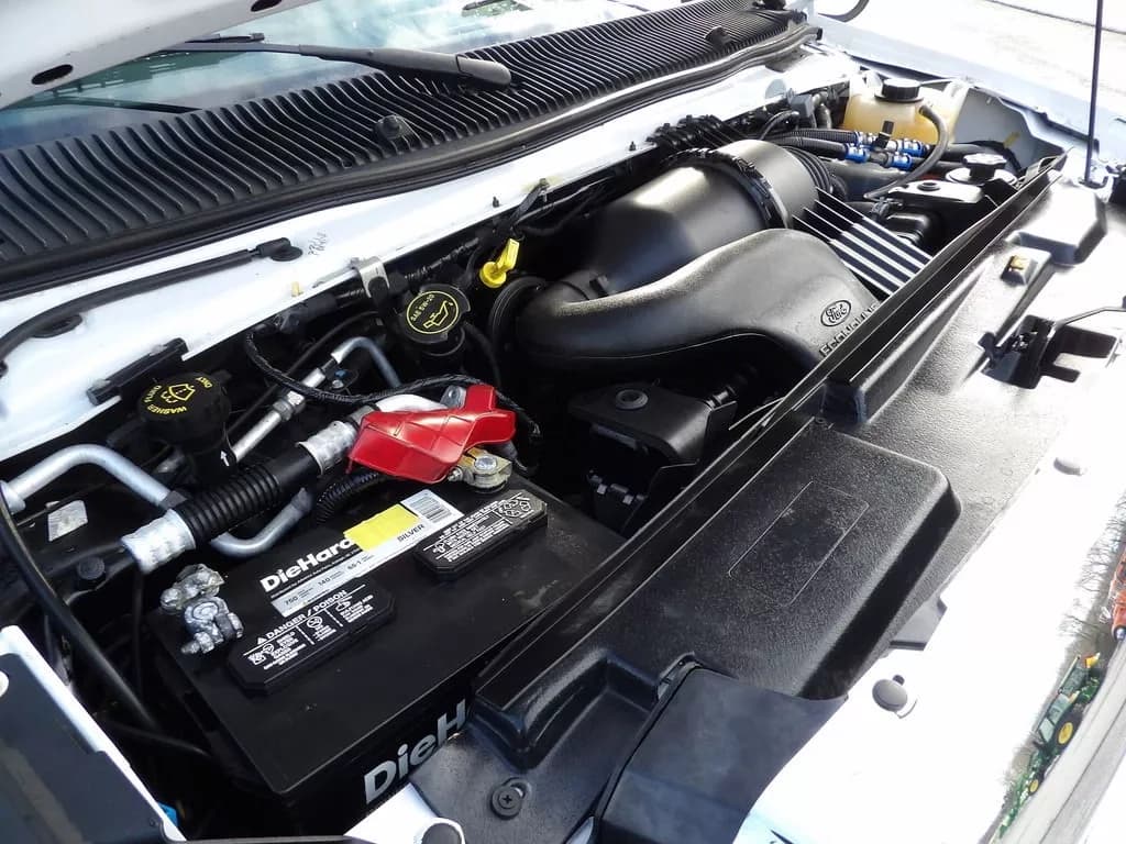 2018 Ford E450 Shuttle Bus - Image 18