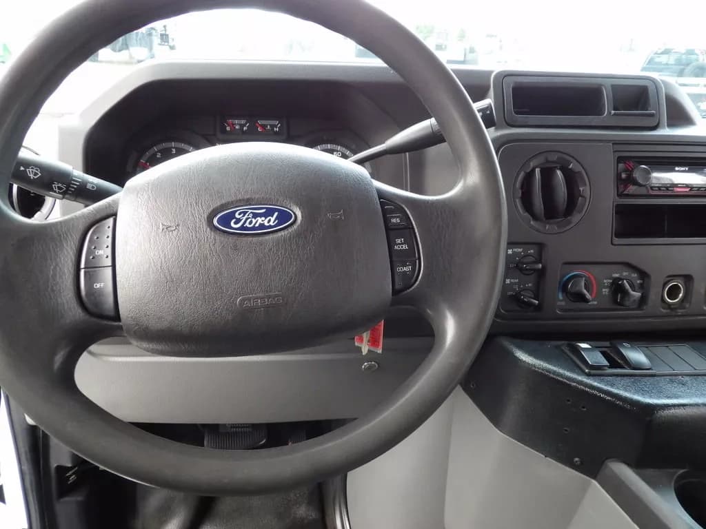 2018 Ford E450 Shuttle Bus - Image 26