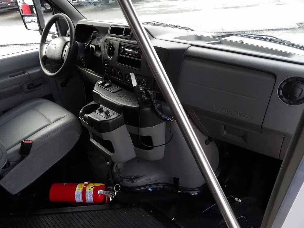 2018 Ford E450 Shuttle Bus - Image 29