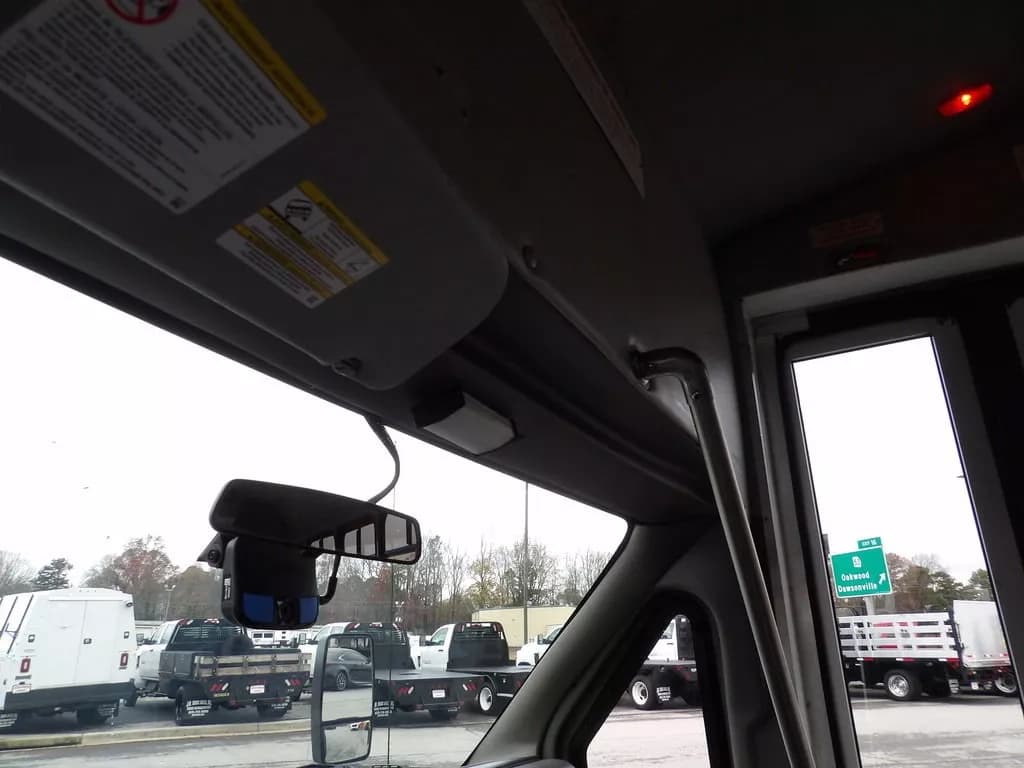 2018 Ford E450 Shuttle Bus - Image 10