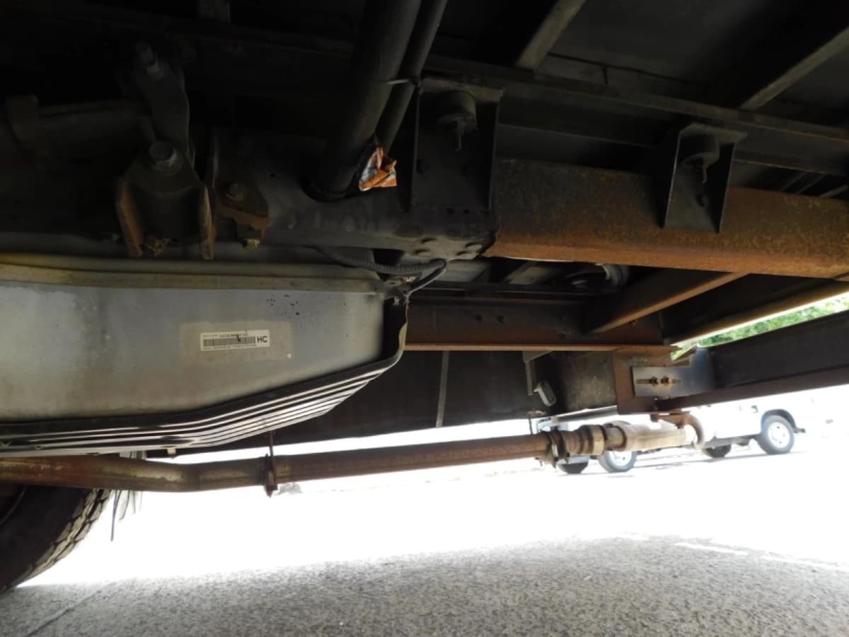 2013 Ford F550 Shuttle Bus - Image 16