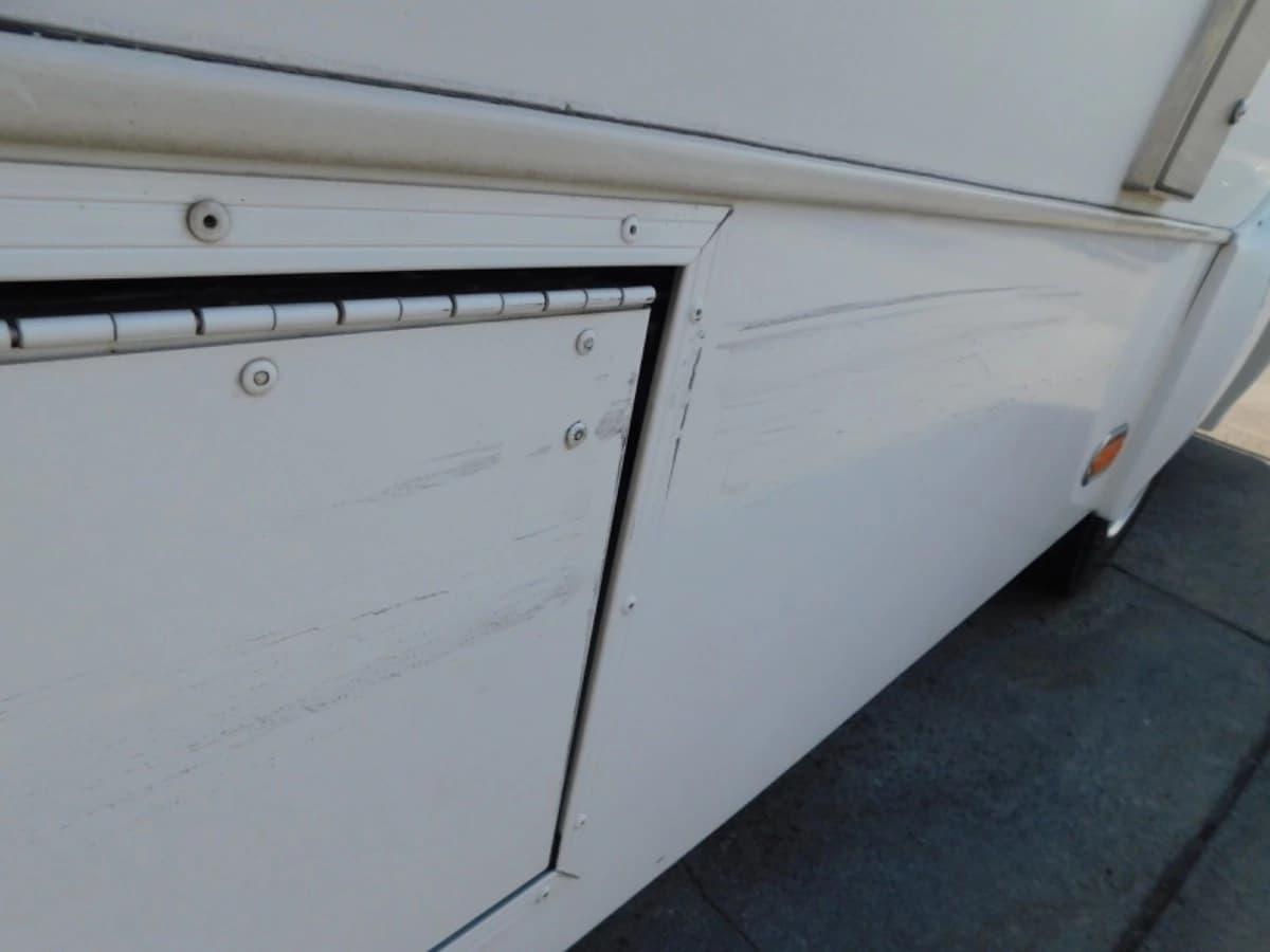 2013 Ford F550 Shuttle Bus - Image 24