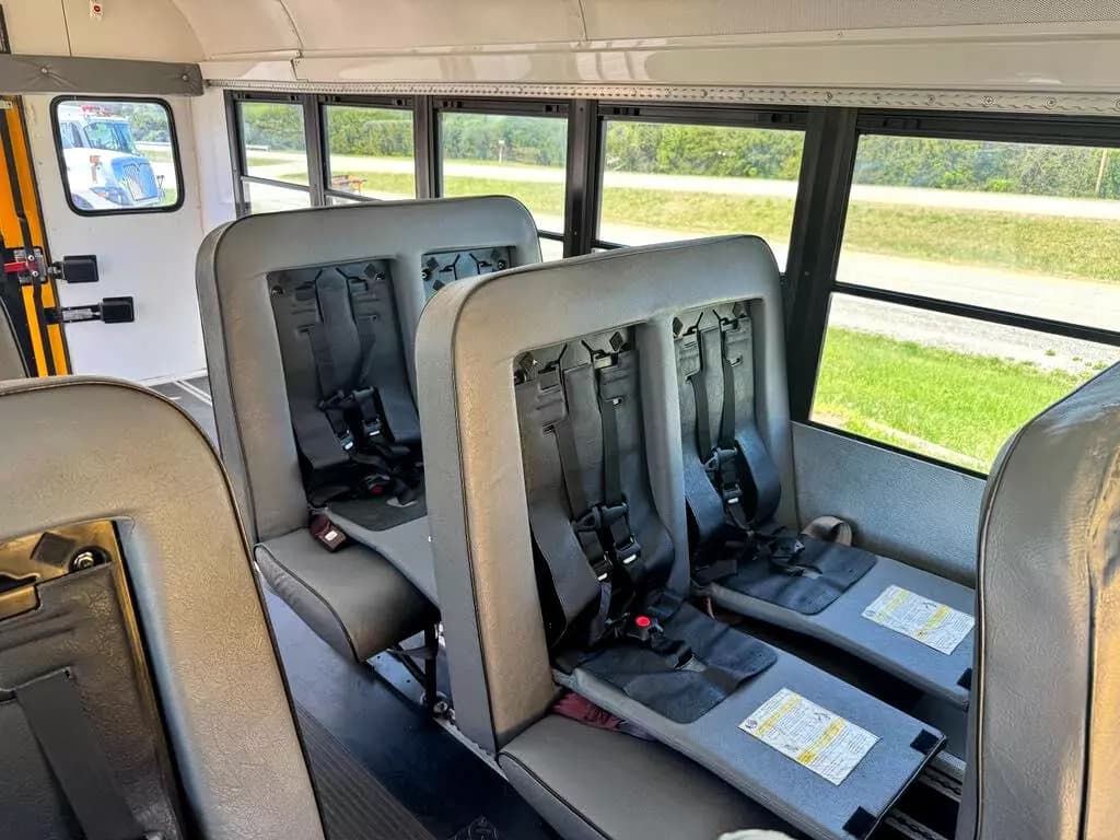 2010 Chevrolet 4500 Mini School Bus - Image 53