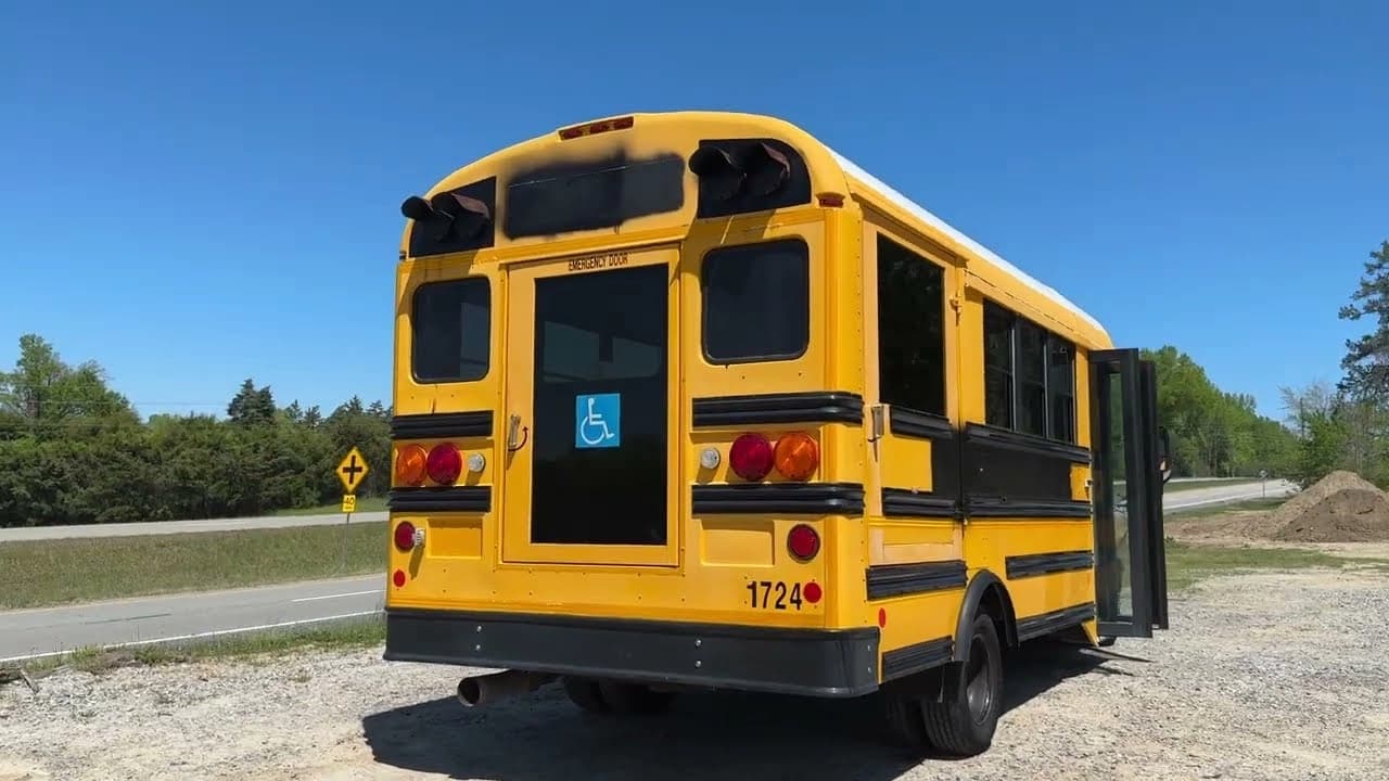 2010 Chevrolet 4500 Mini School Bus - Image 57