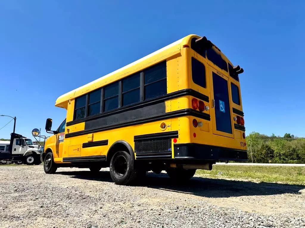 2010 Chevrolet 4500 Mini School Bus - Image 60