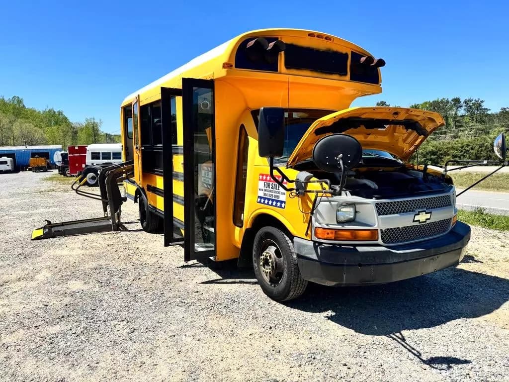 2010 Chevrolet 4500 Mini School Bus - Image 62