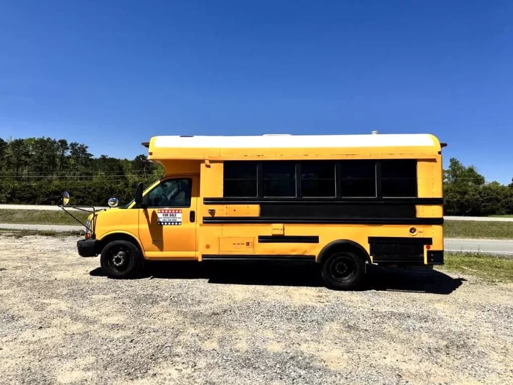 2010 Chevrolet 4500 Mini School Bus - Image 66