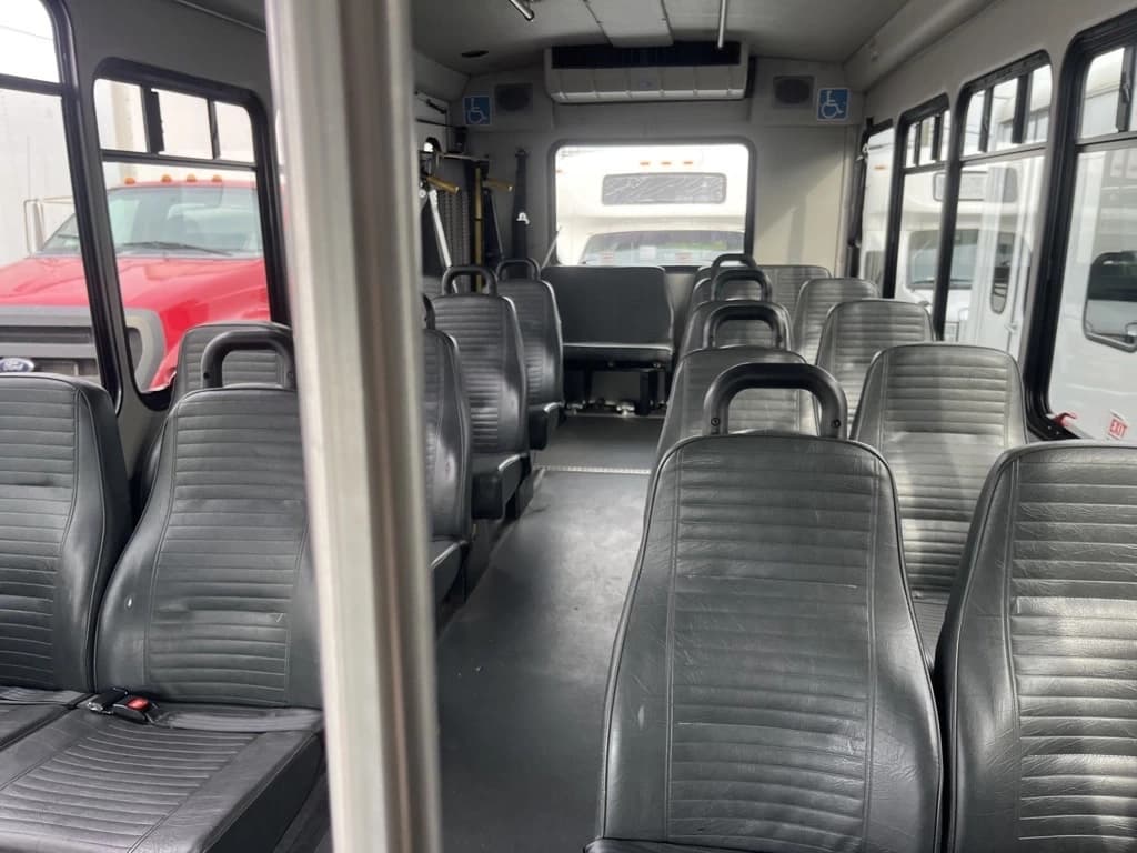 2017 Ford E450 ADA Shuttle Bus - Image 6
