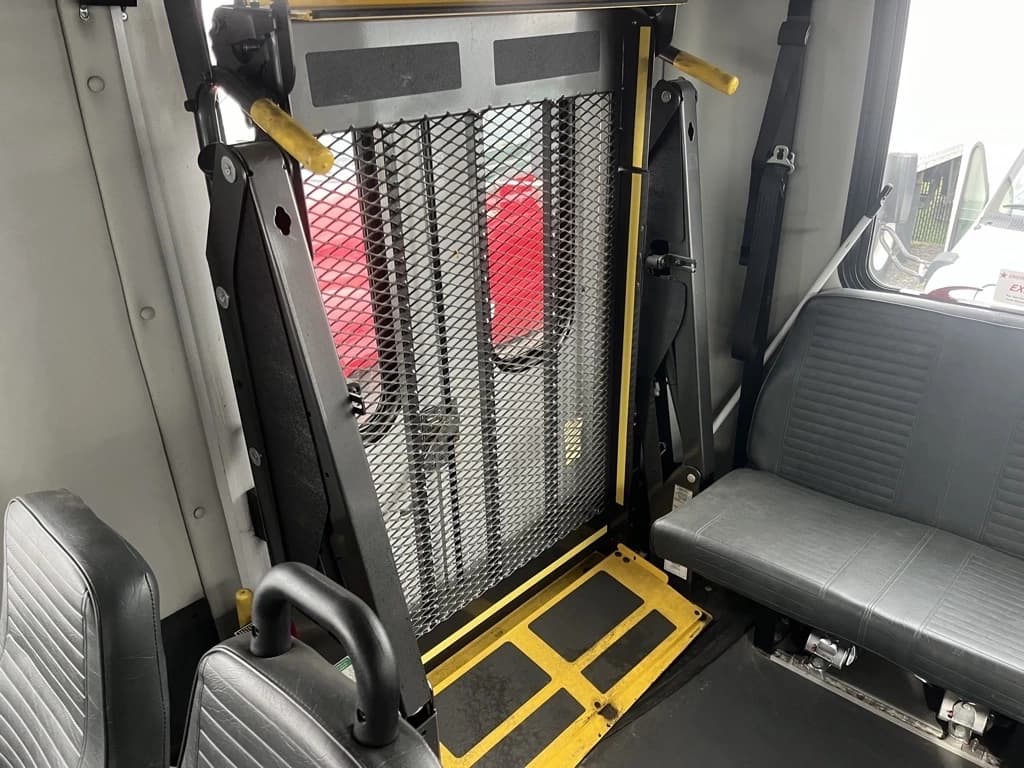 2017 Ford E450 ADA Shuttle Bus - Image 5