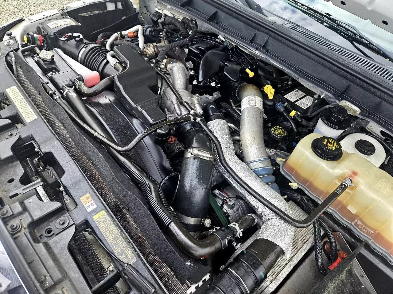 2015 Ford F550 Shuttle Bus - Image 31