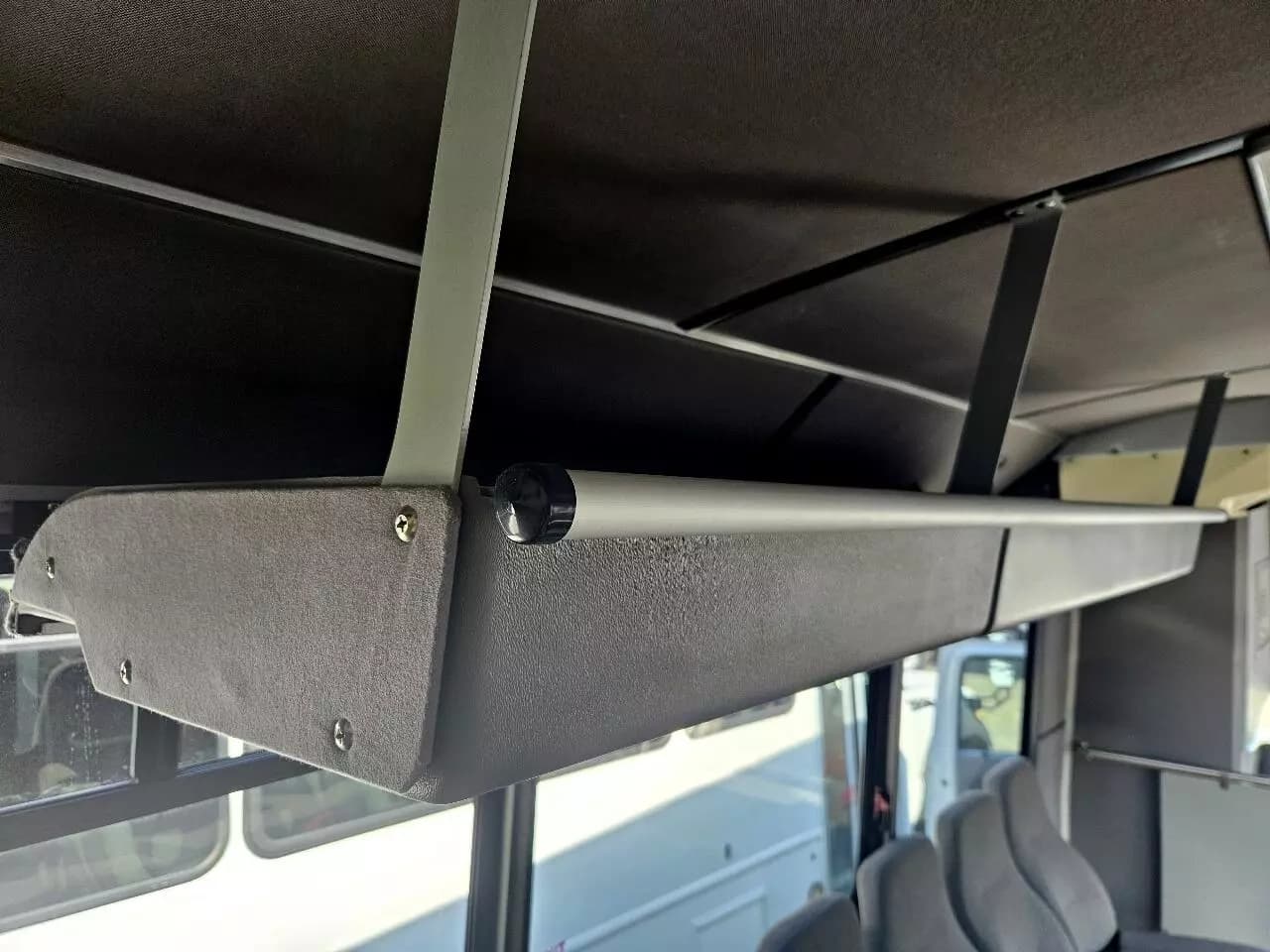 2015 Ford F550 Shuttle Bus - Image 44