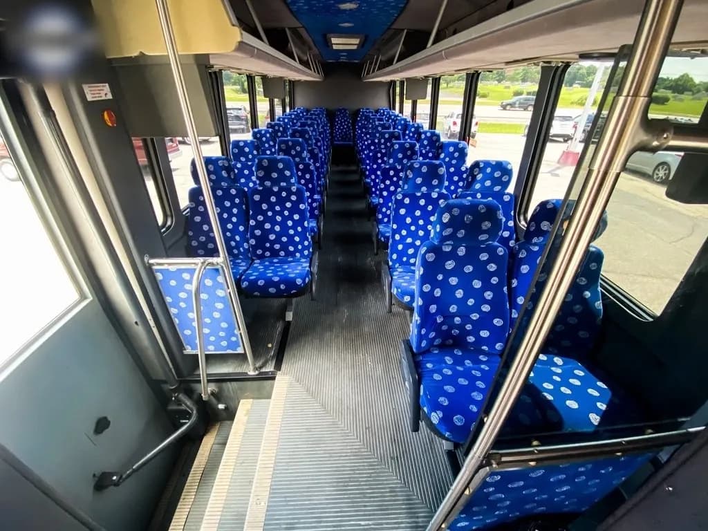 2009 International HC Series Coach Bus - Image 6