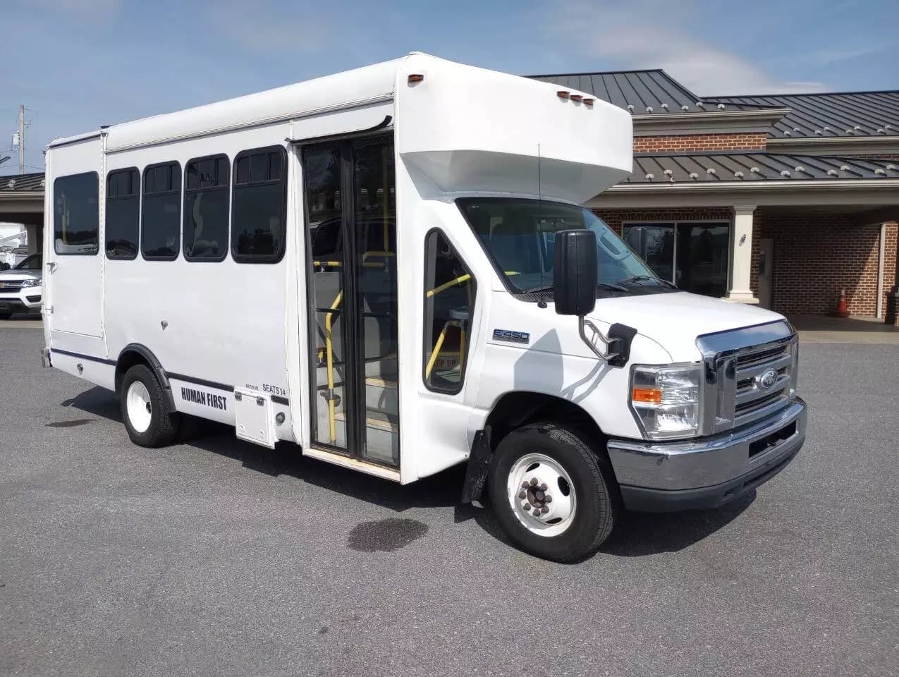 2014 Ford E450 ADA Shuttle Bus - Image 1