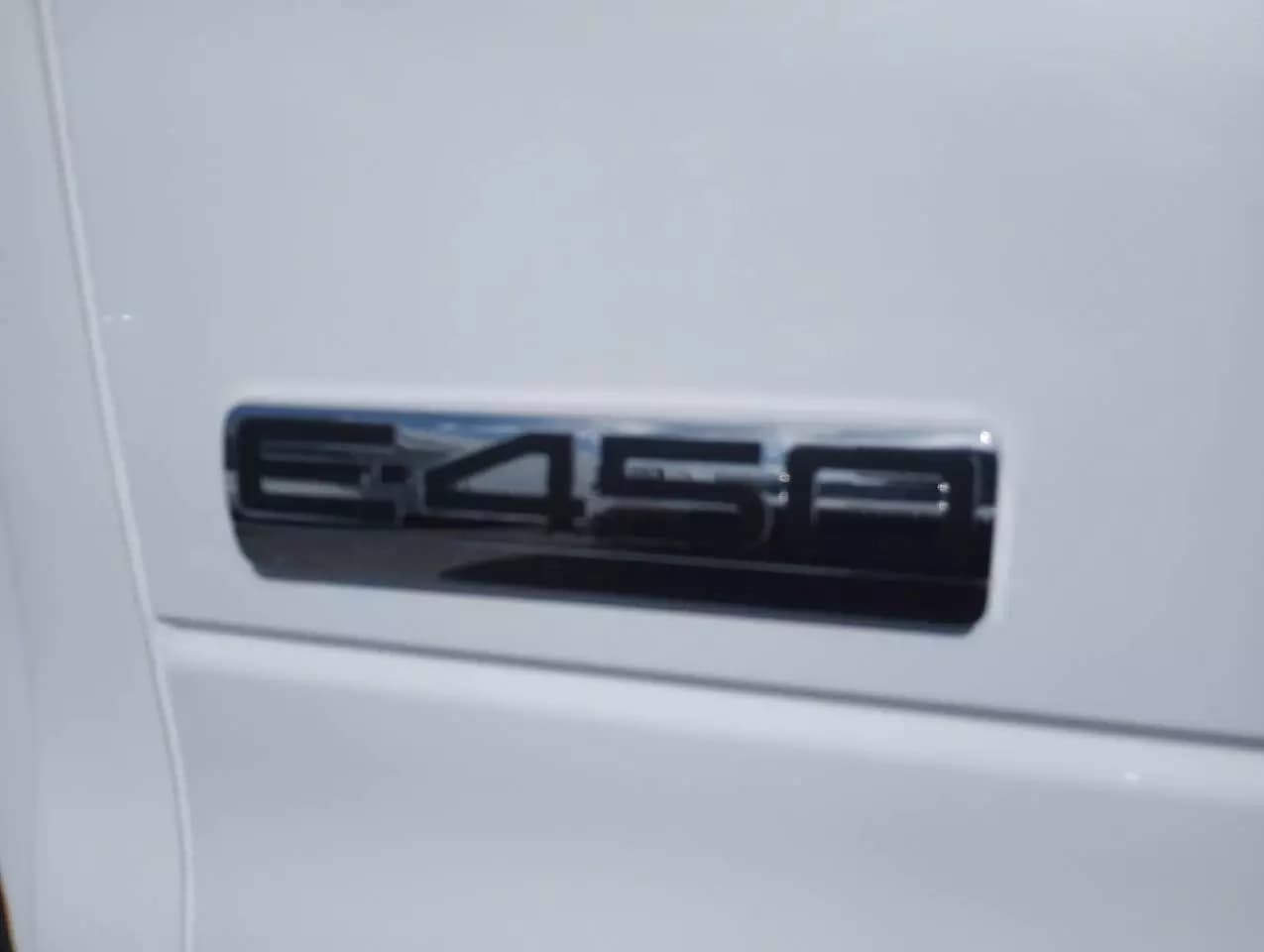 2014 Ford E450 ADA Shuttle Bus - Image 26