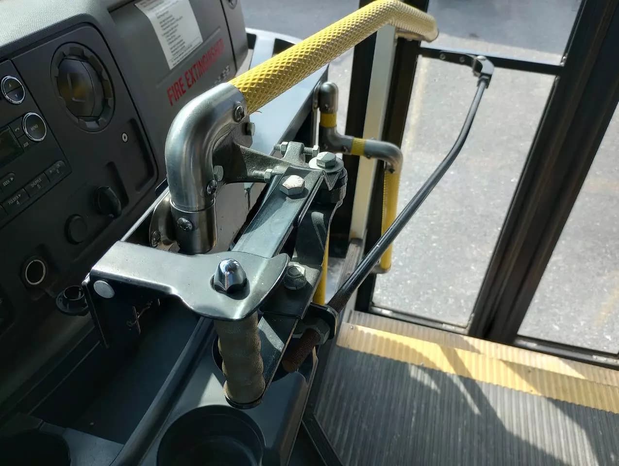2014 Ford E450 ADA Shuttle Bus - Image 28