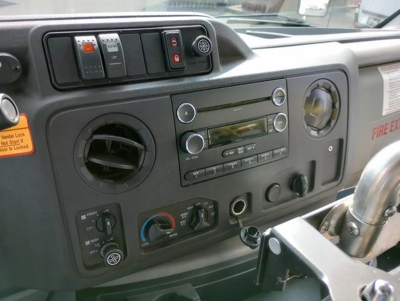 2014 Ford E450 ADA Shuttle Bus - Image 29