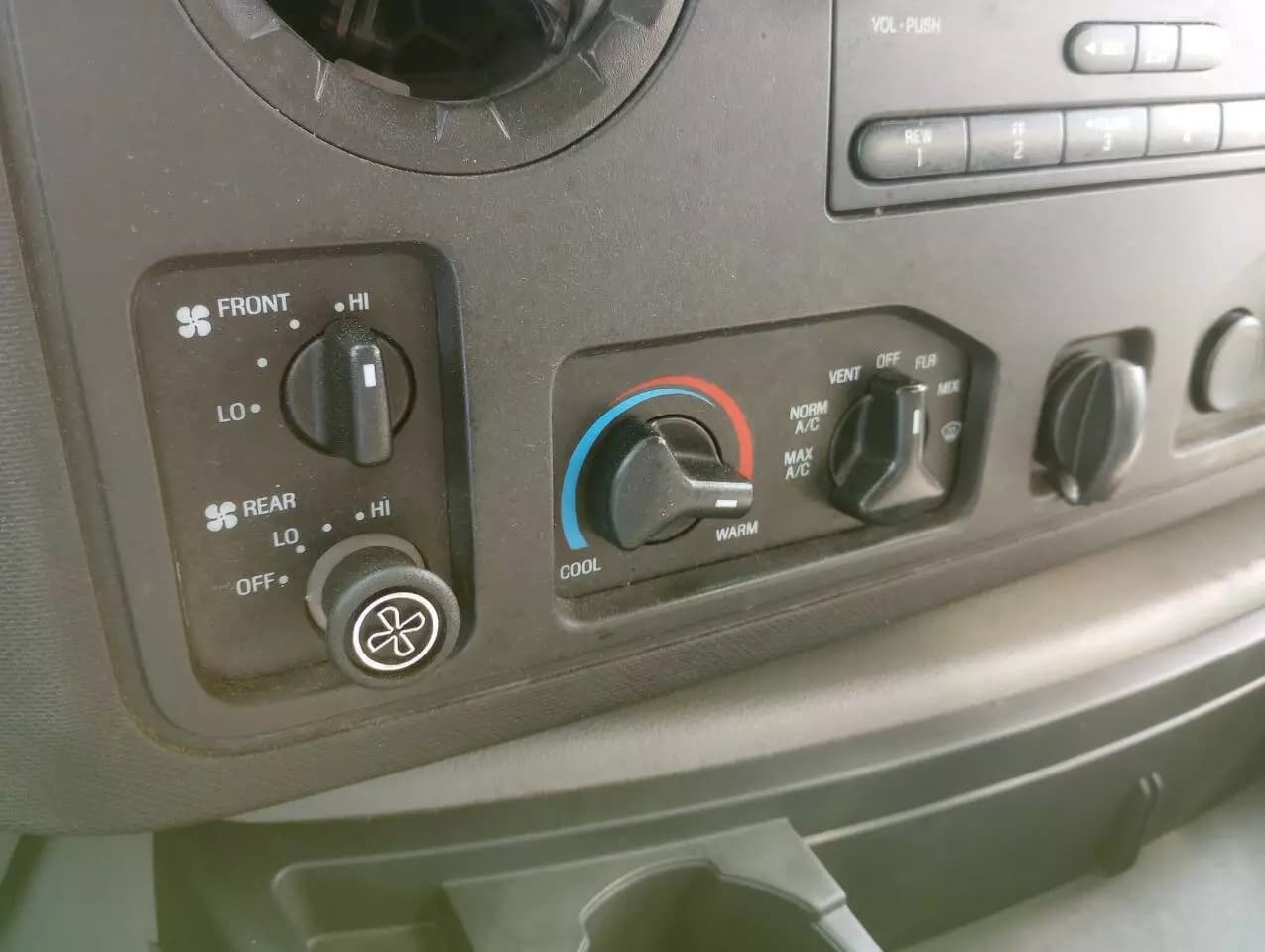2014 Ford E450 ADA Shuttle Bus - Image 30