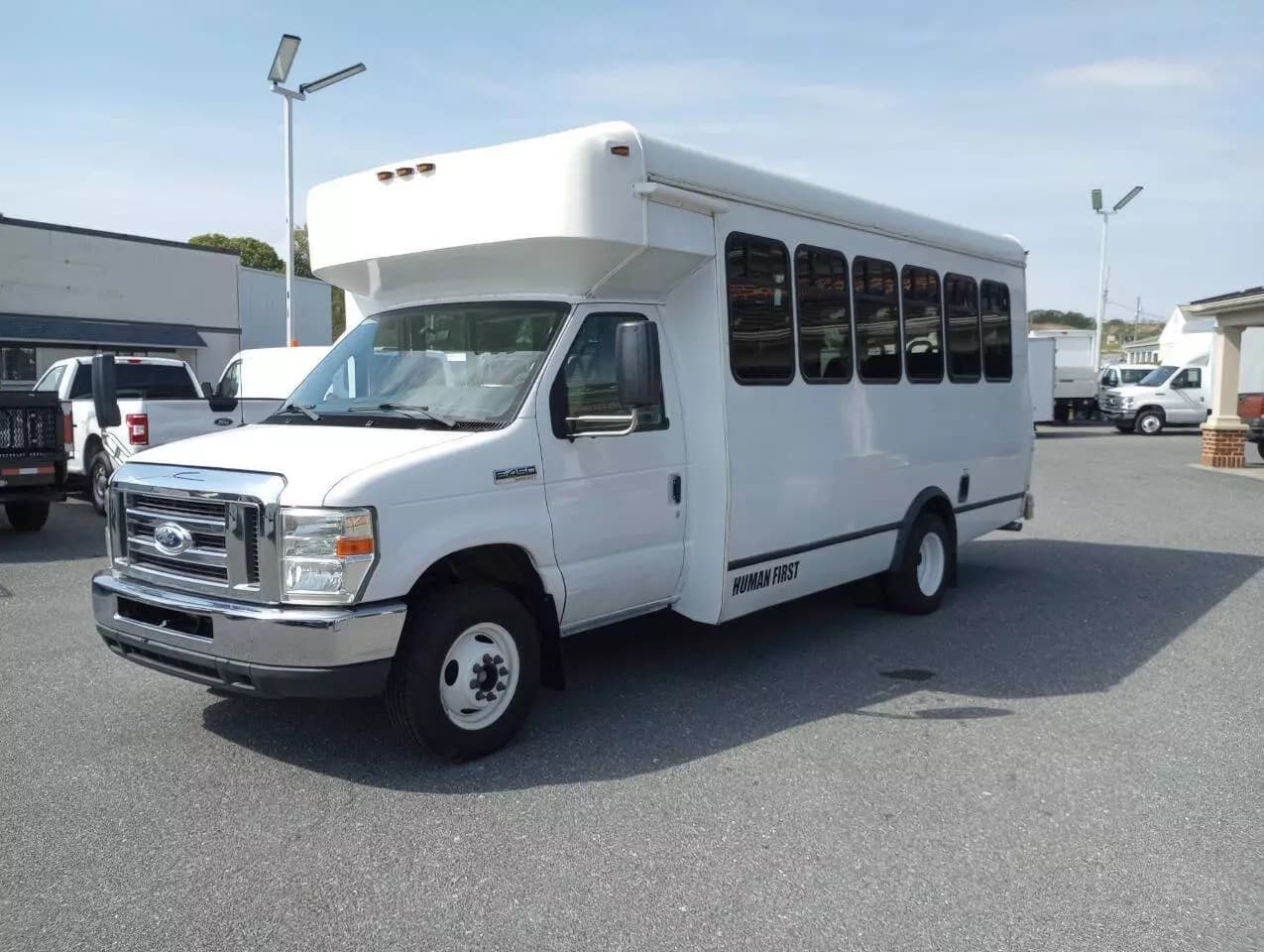 2014 Ford E450 ADA Shuttle Bus - Image 4
