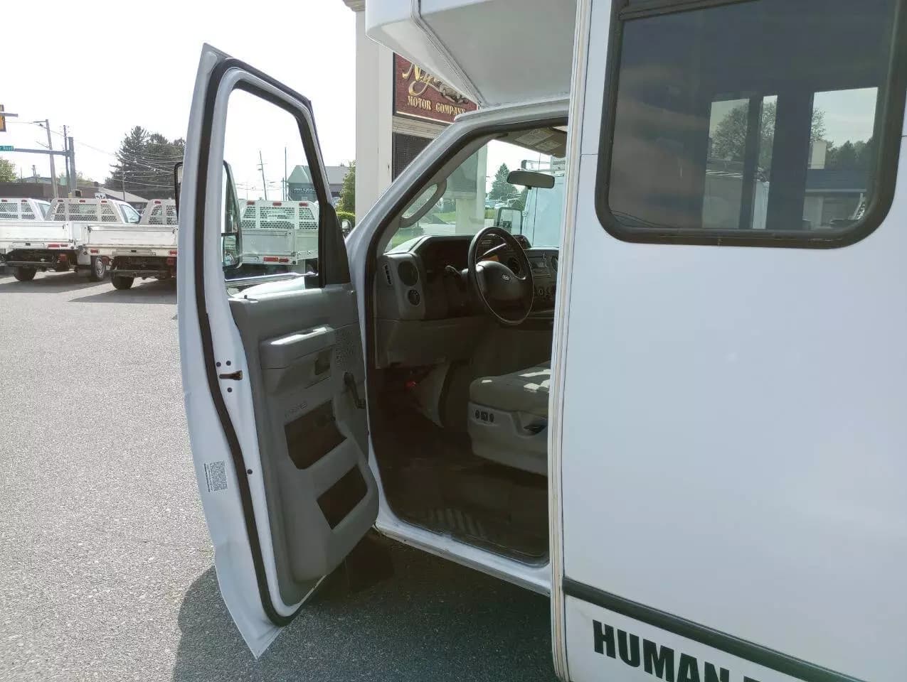 2014 Ford E450 ADA Shuttle Bus - Image 34