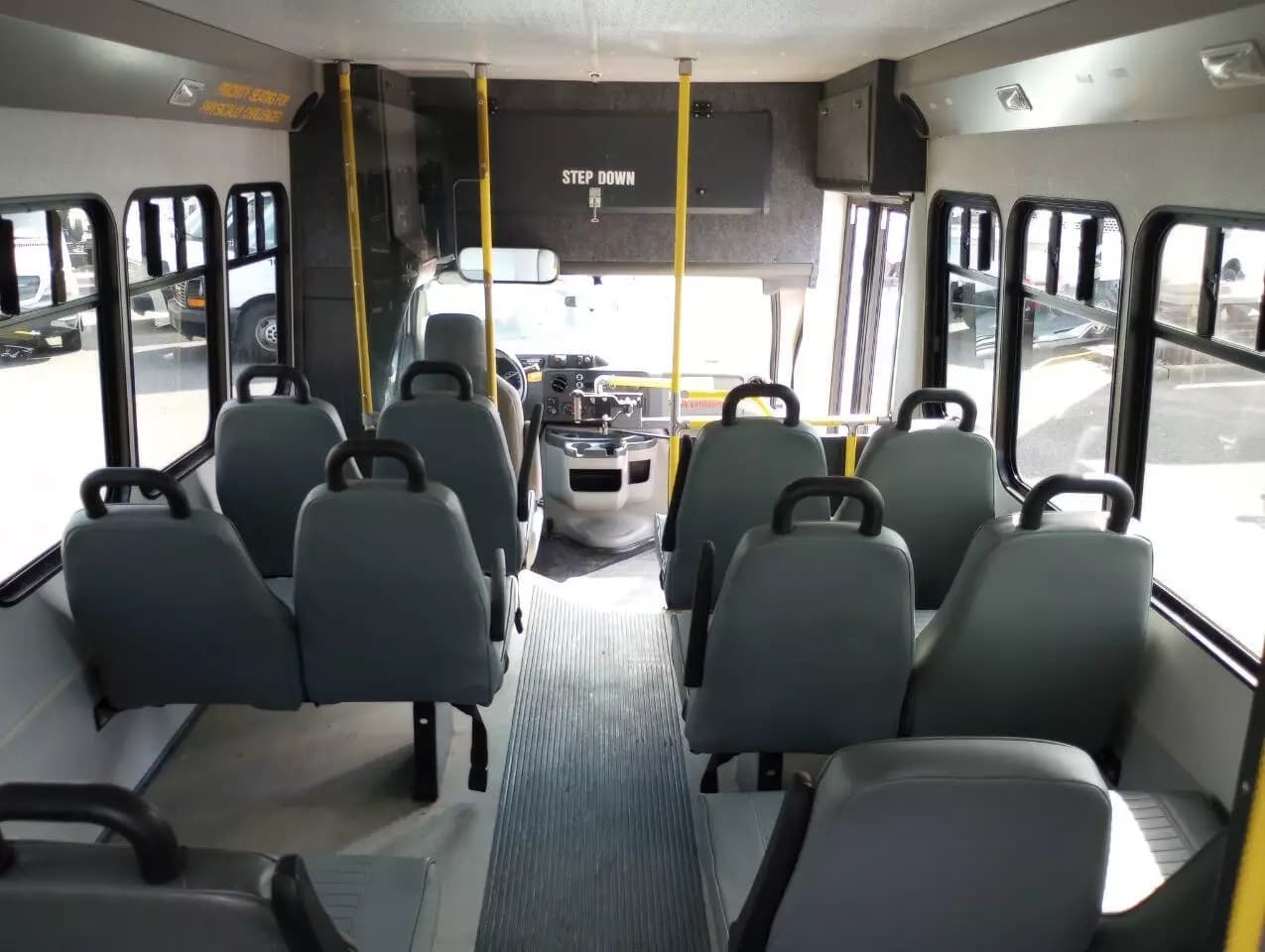2014 Ford E450 ADA Shuttle Bus - Image 9
