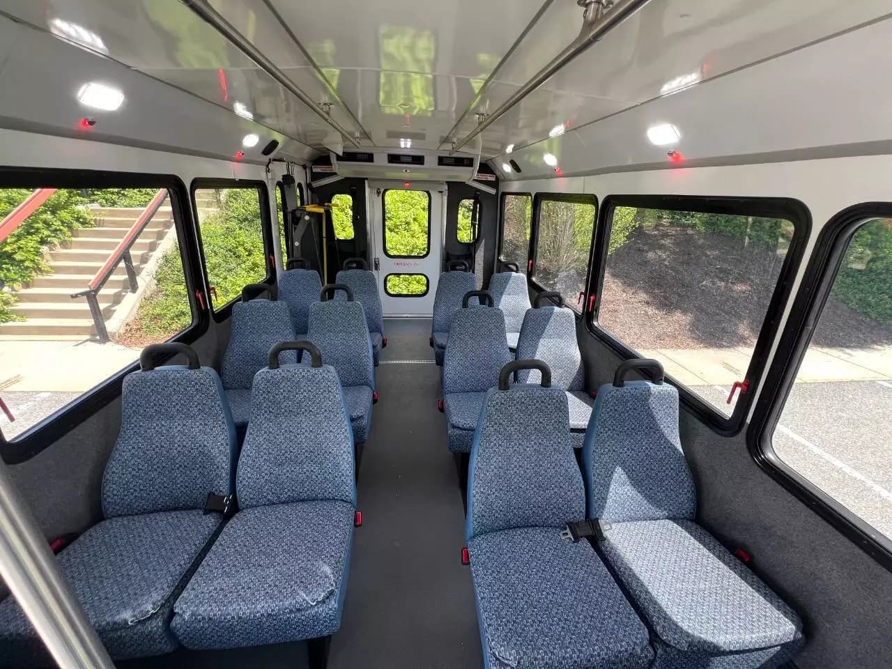 2017 Ford E450 ADA Shuttle Bus - Image 15