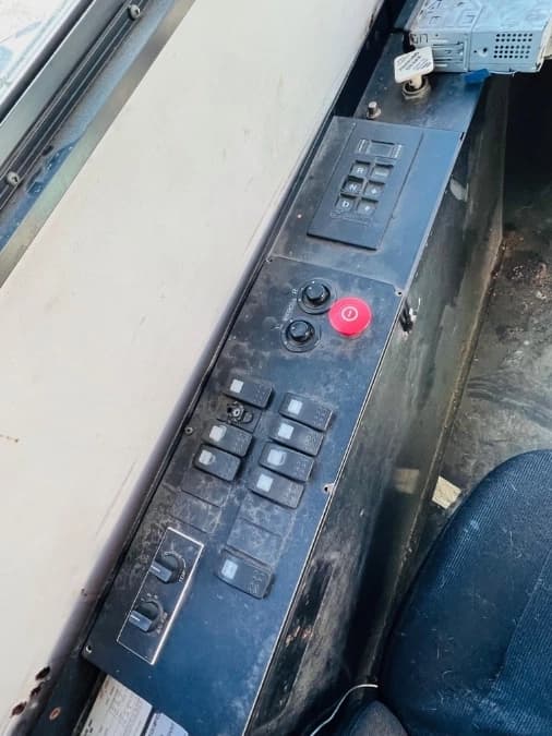 2008 Freightliner X Line Transit Bus - Image 8