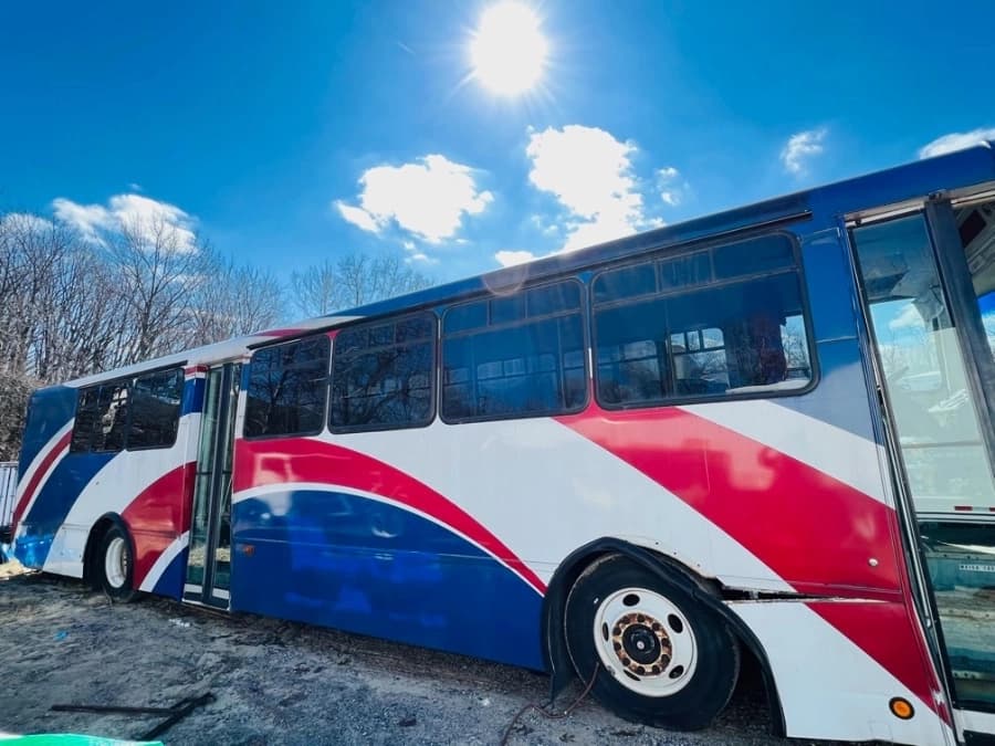 2008 Freightliner X Line Transit Bus - Image 2