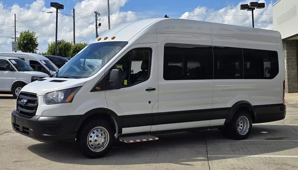 2020 Ford Transit bus
