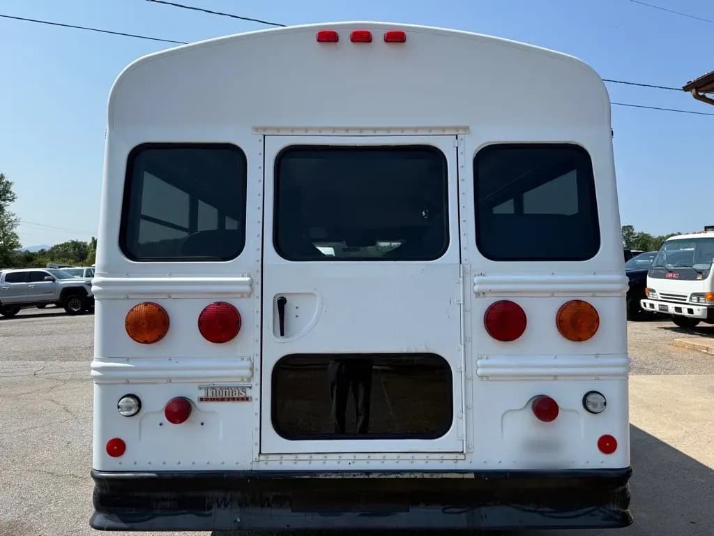 2009 Chevrolet Express G3500 Shuttle Bus - Image 6