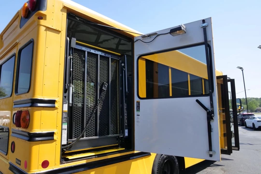 2011 GMC Savana ADA School Bus - Image 6