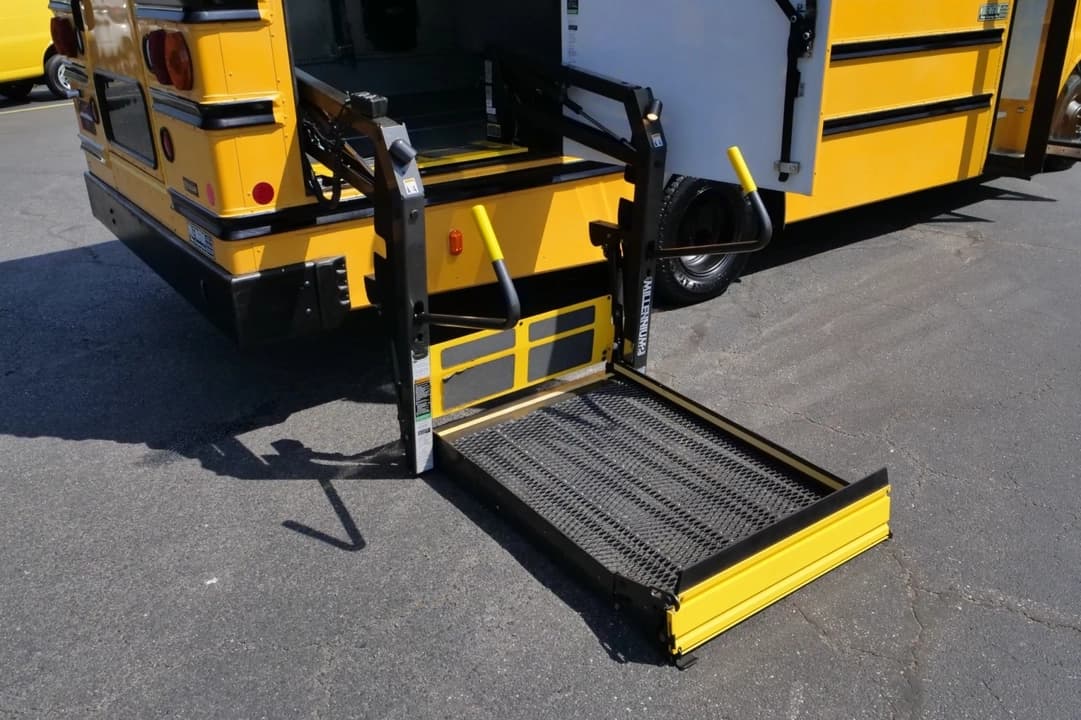 2011 GMC Savana ADA School Bus - Image 19