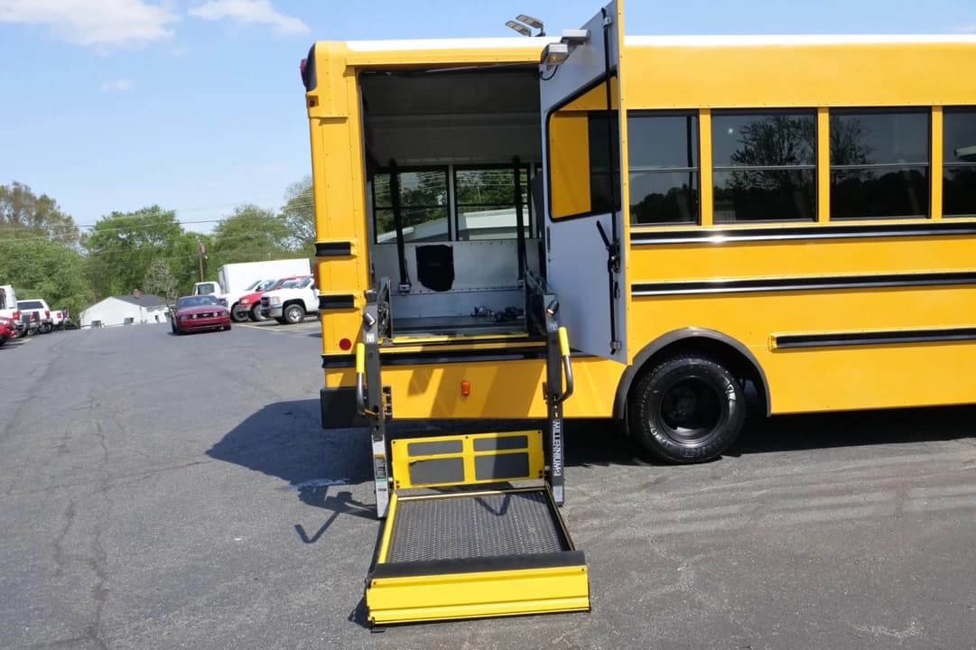 2011 GMC Savana ADA School Bus - Image 22