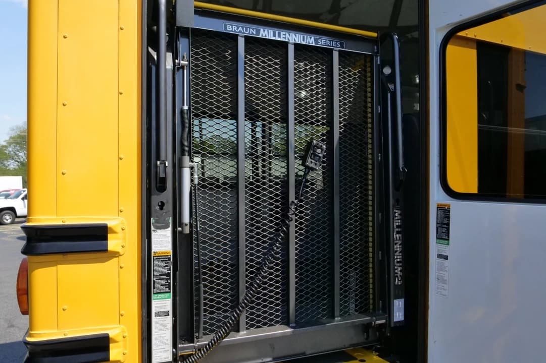 2011 GMC Savana ADA School Bus - Image 28