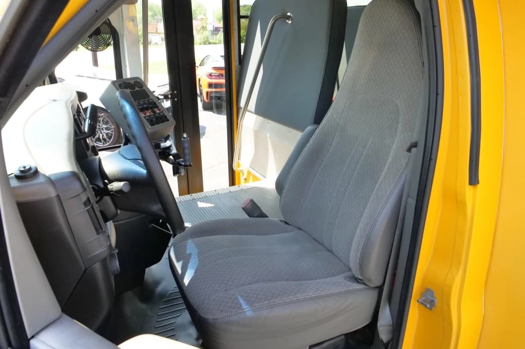 2011 GMC Savana ADA School Bus - Image 33