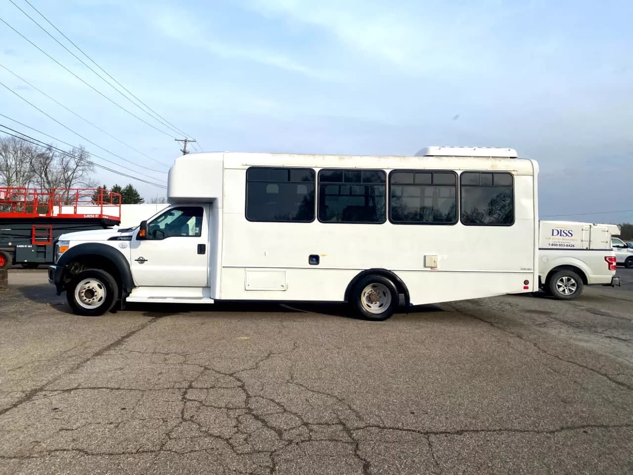 2016 Ford F550 Defender ADA Shuttle Bus - Image 2