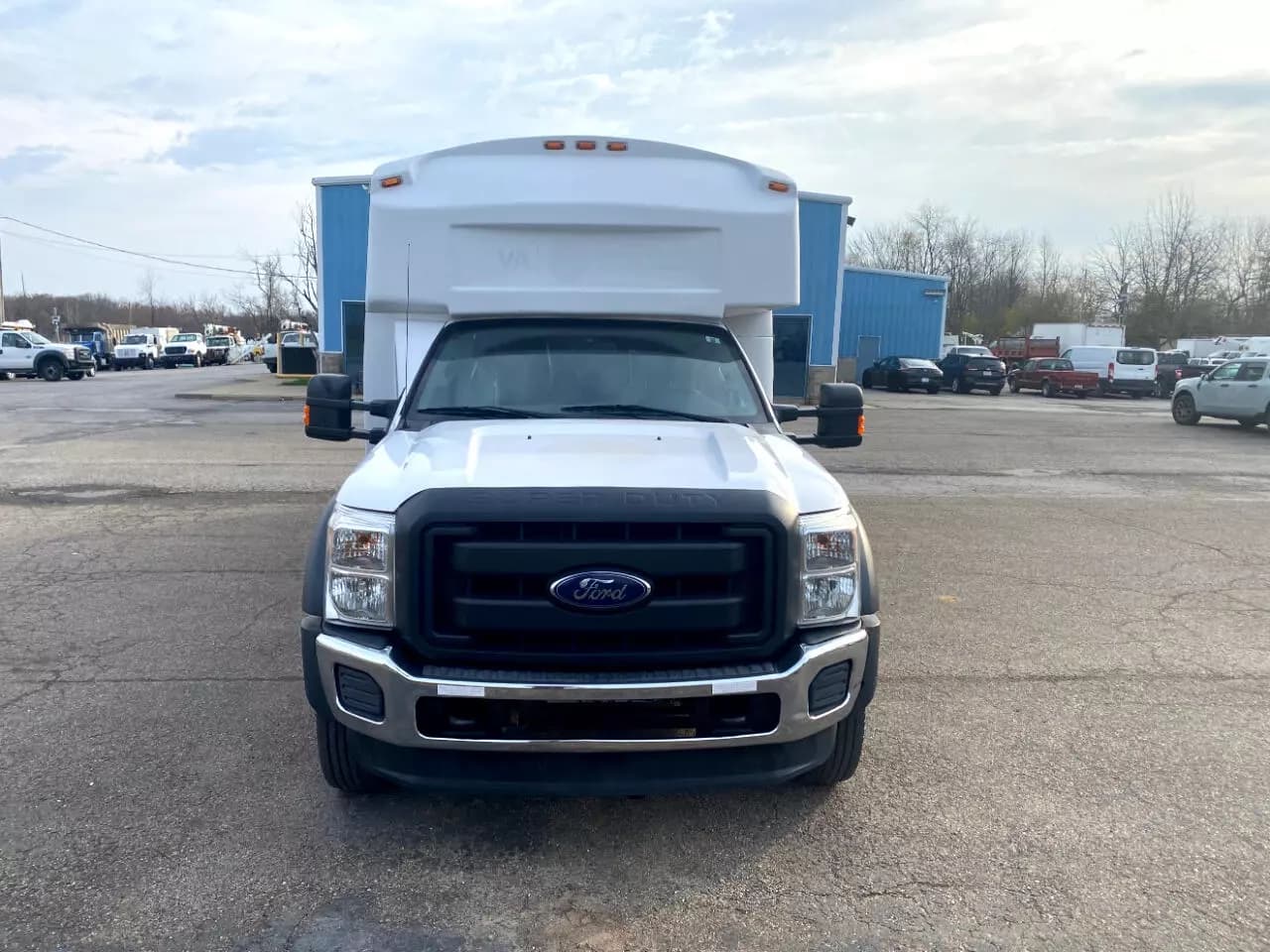 2016 Ford F550 Defender ADA Shuttle Bus - Image 5