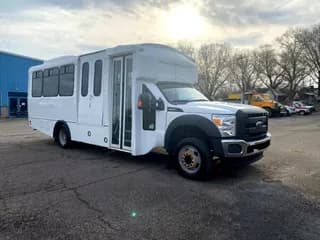 2016 Ford F550 bus