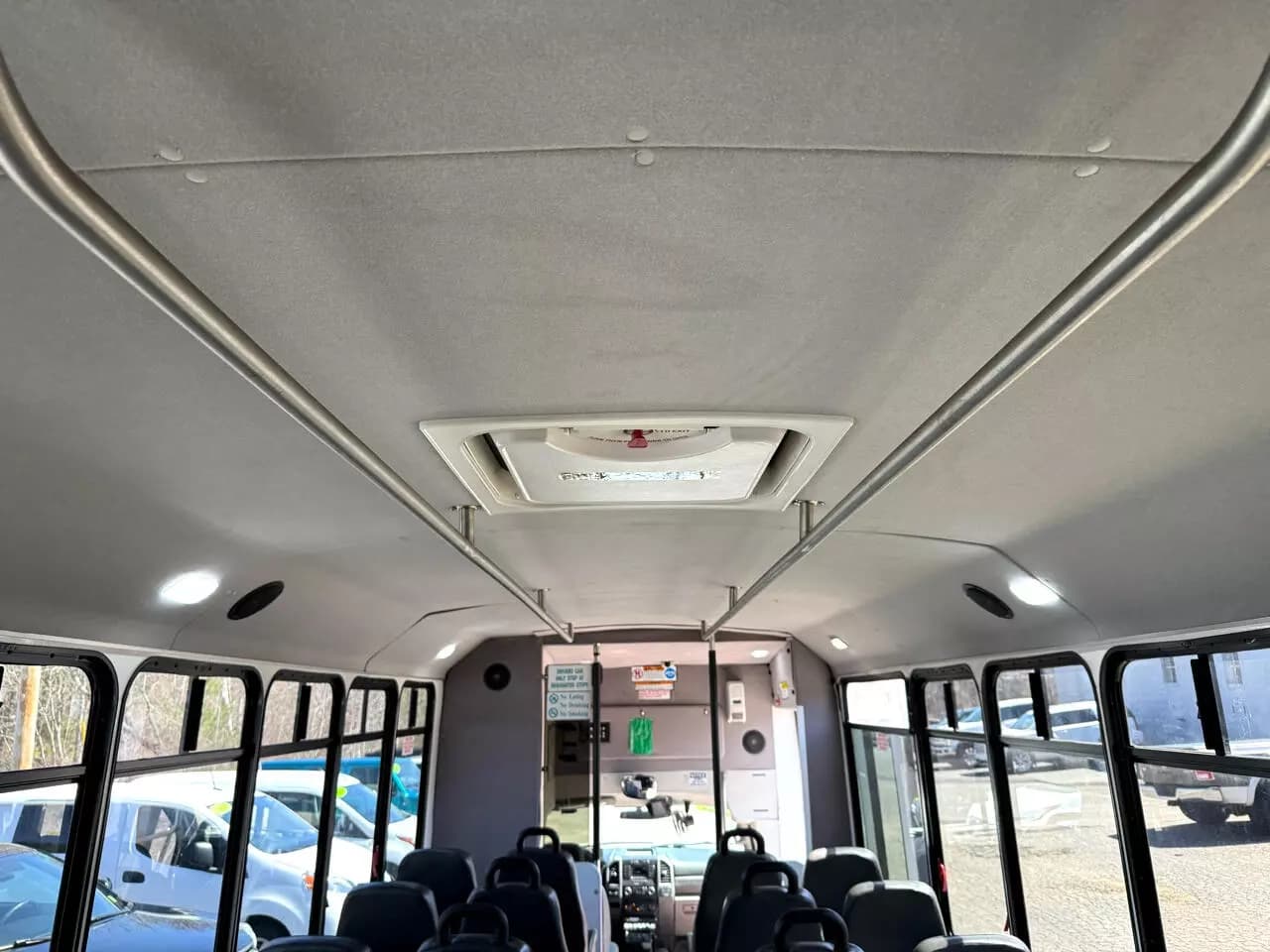 2019 Ford F550 ADA Shuttle Bus - Image 19