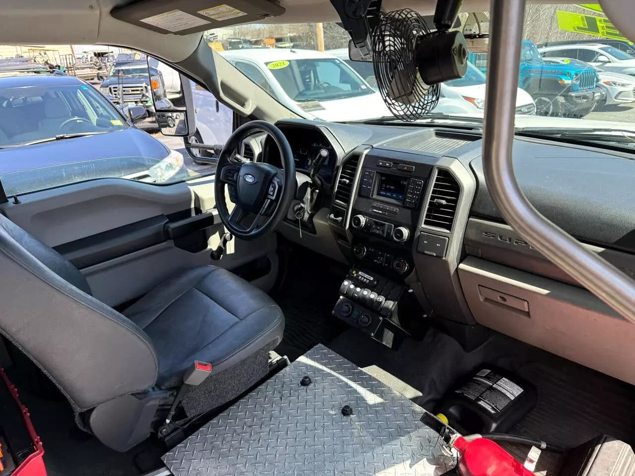 2019 Ford F550 ADA Shuttle Bus - Image 32