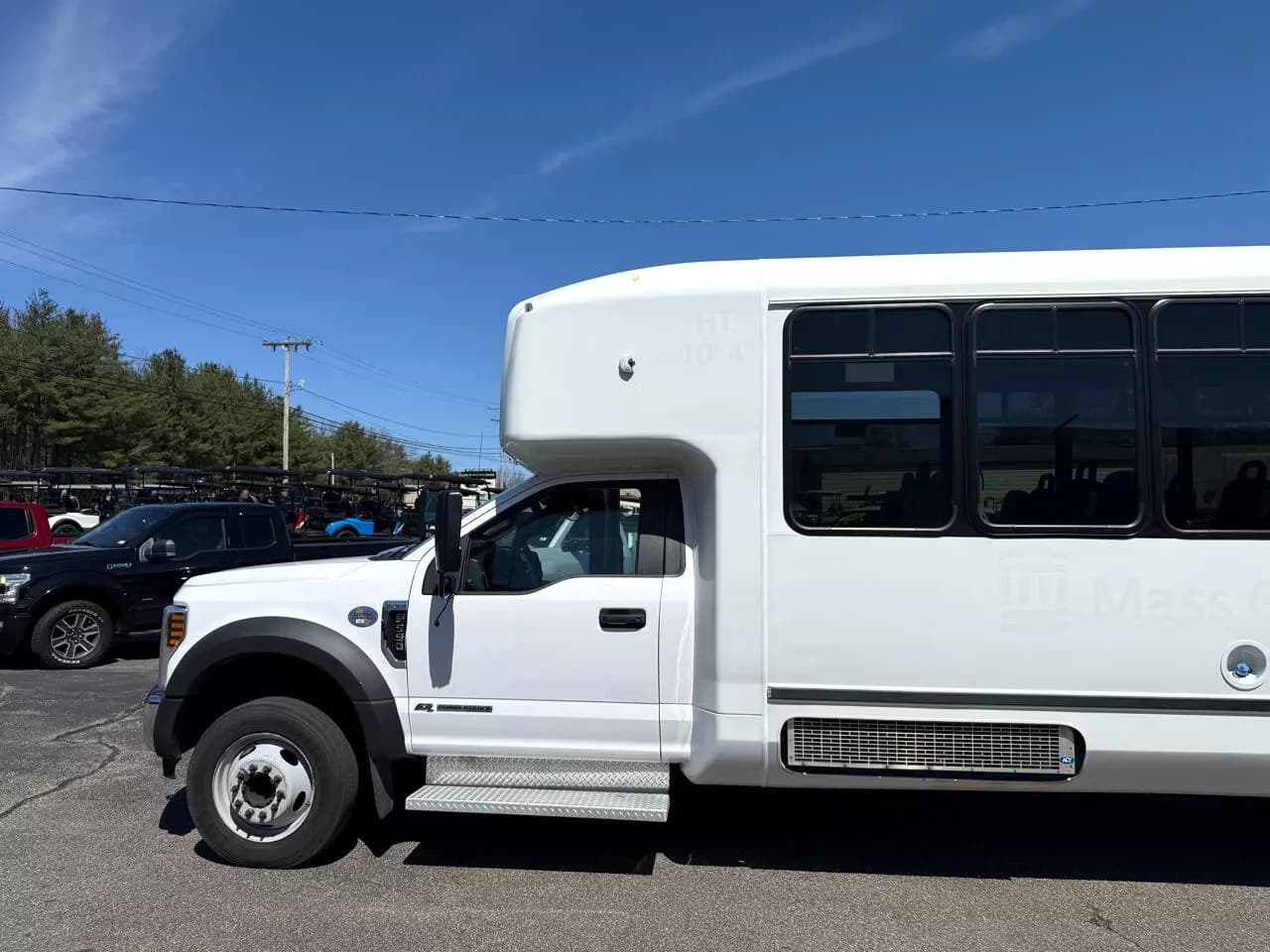 2019 Ford F550 ADA Shuttle Bus - Image 34