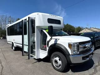 2019 Ford F550 bus