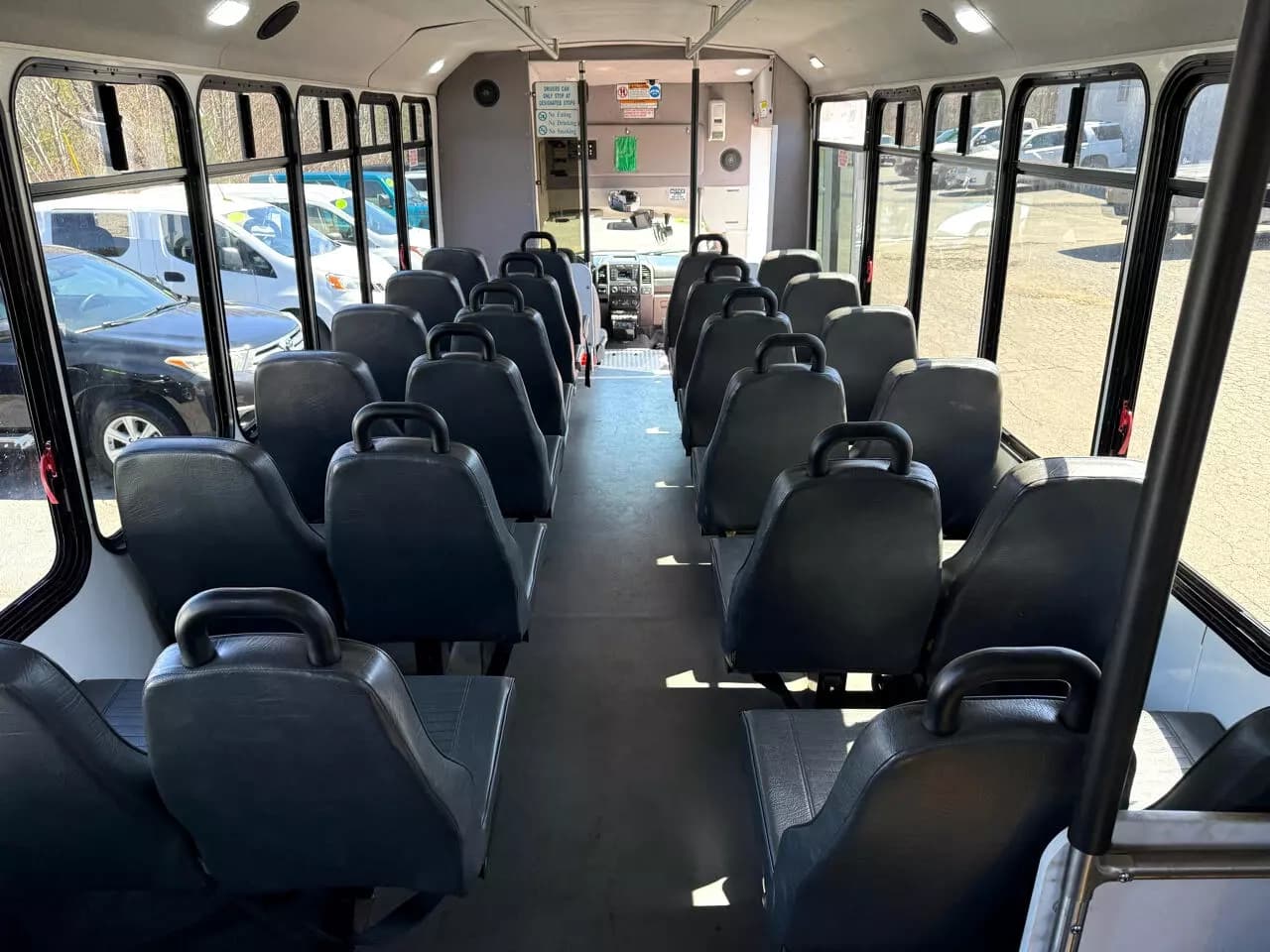 2019 Ford F550 ADA Shuttle Bus - Image 10