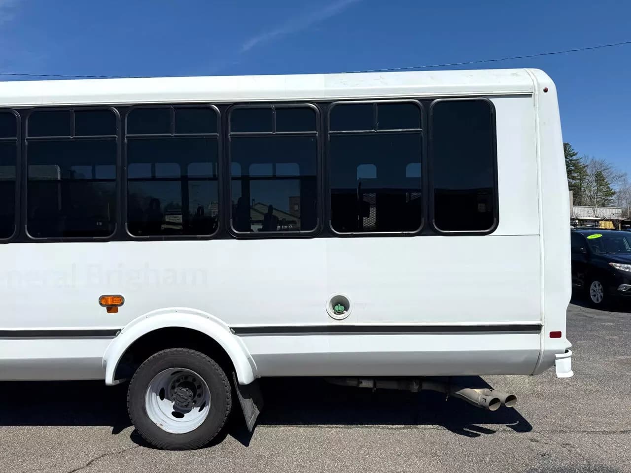 2019 Ford F550 ADA Shuttle Bus - Image 6